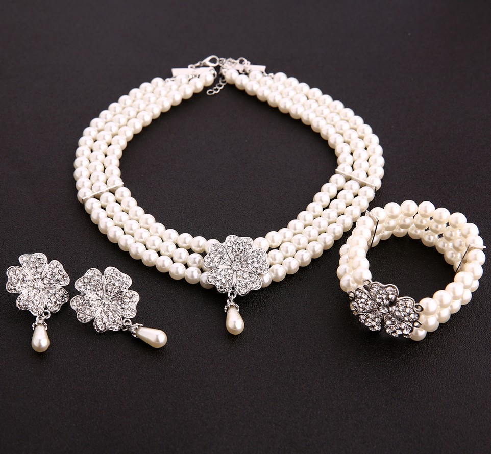 Audrey Hepburn Breakfast at Ti - огляд і ціна Women'S Accessories In The 1950S