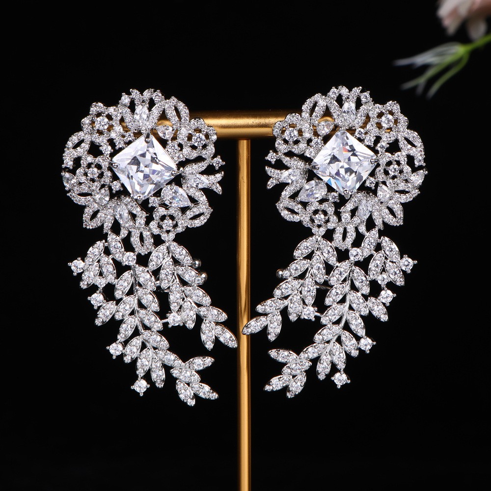 HIBRIDE Gentle Elegance Leaves - огляд і ціна Women Accessories Dubai